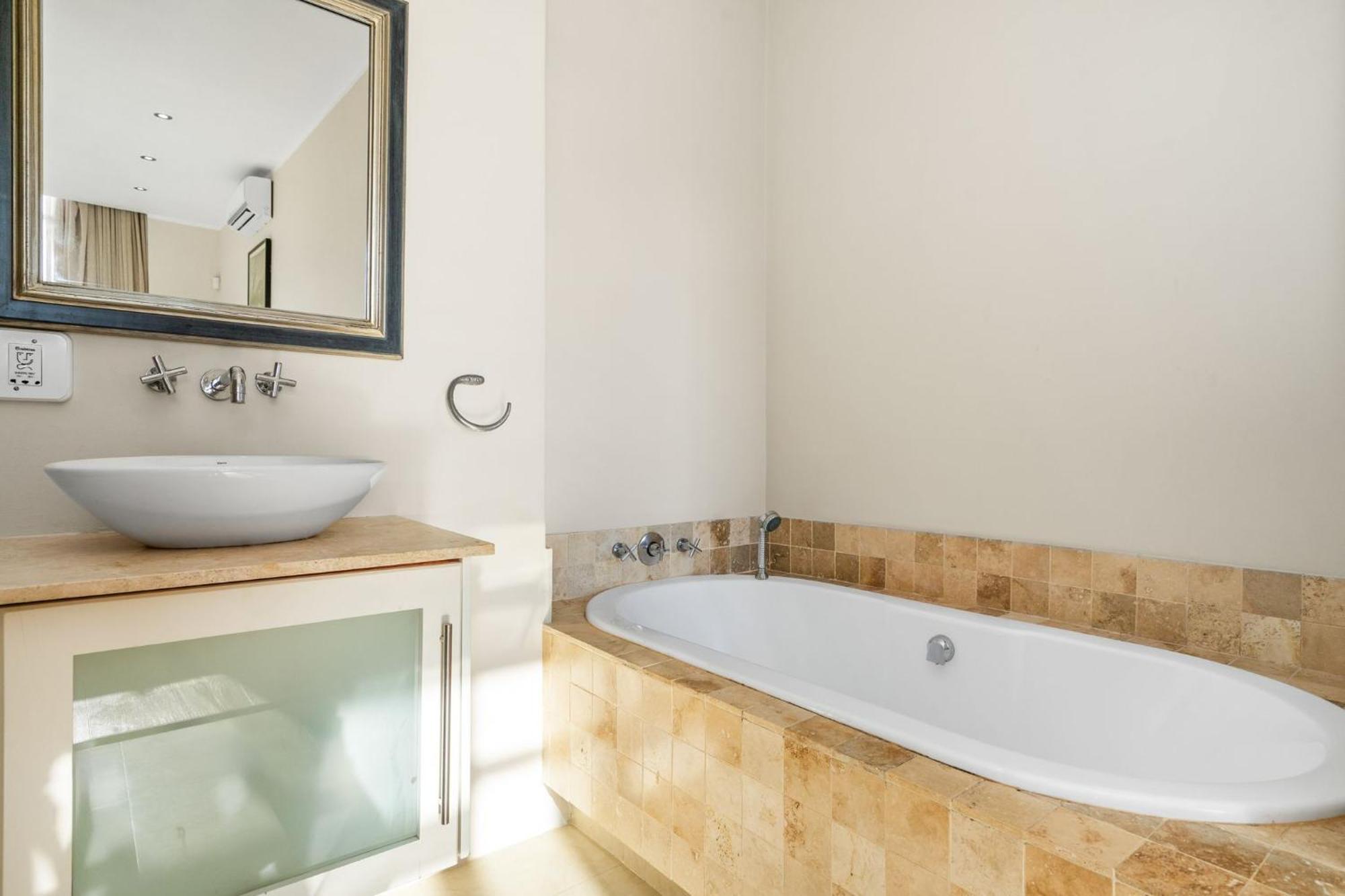 Serene Living On The Grange By Host Agents Holiday home *