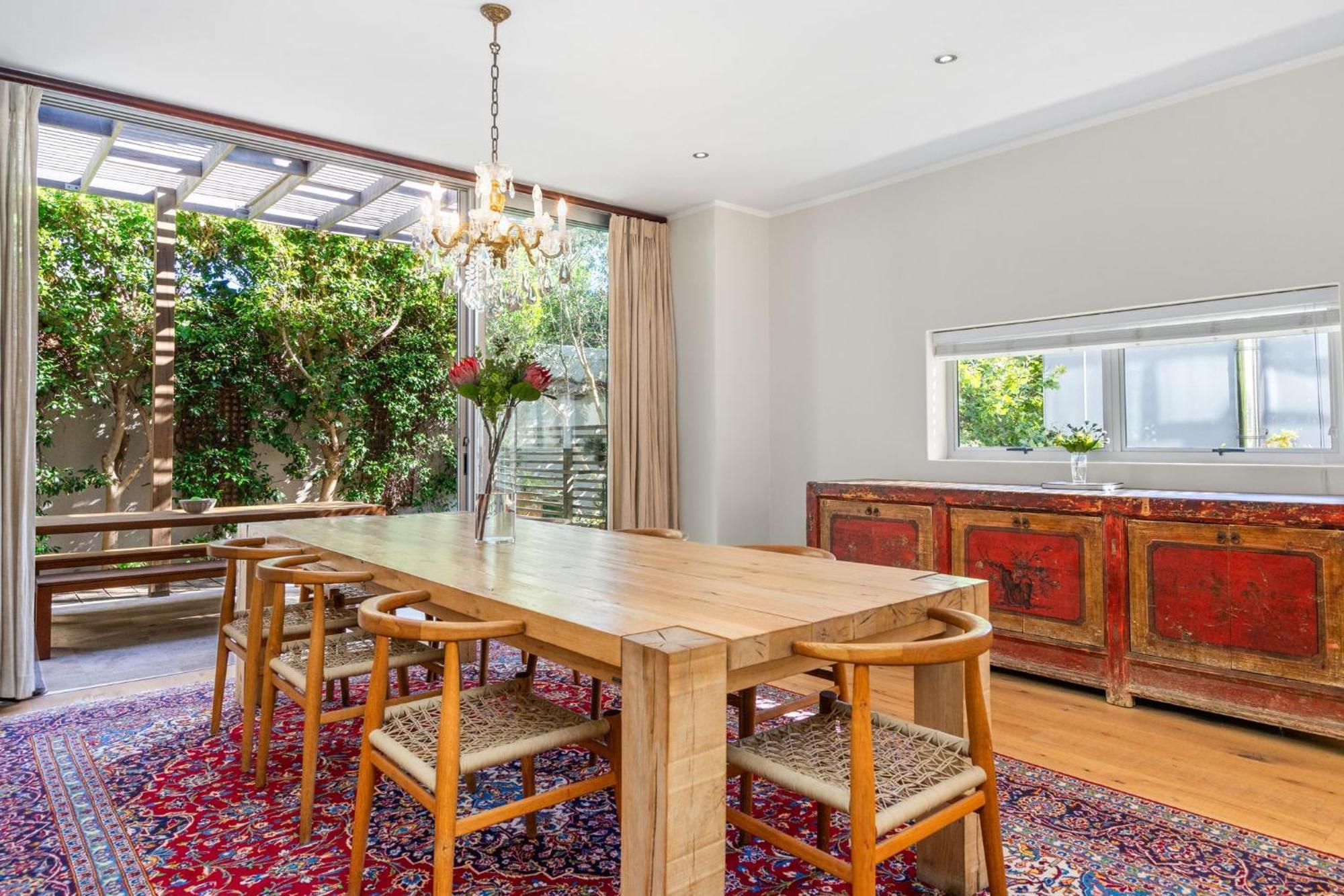 Serene Living On The Grange By Host Agents *